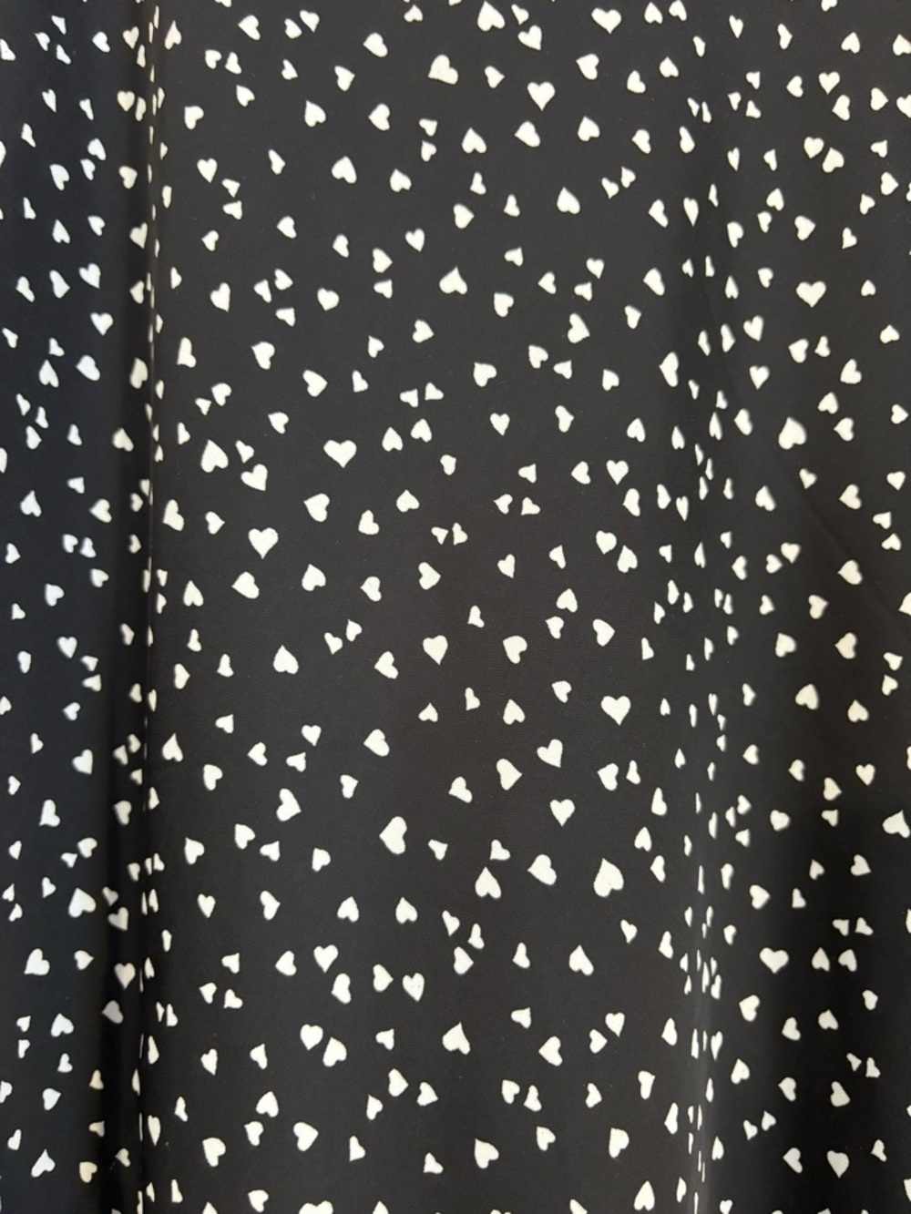 Black & White Heart Patterned Satin-like Skirt - Picture 2 of 3